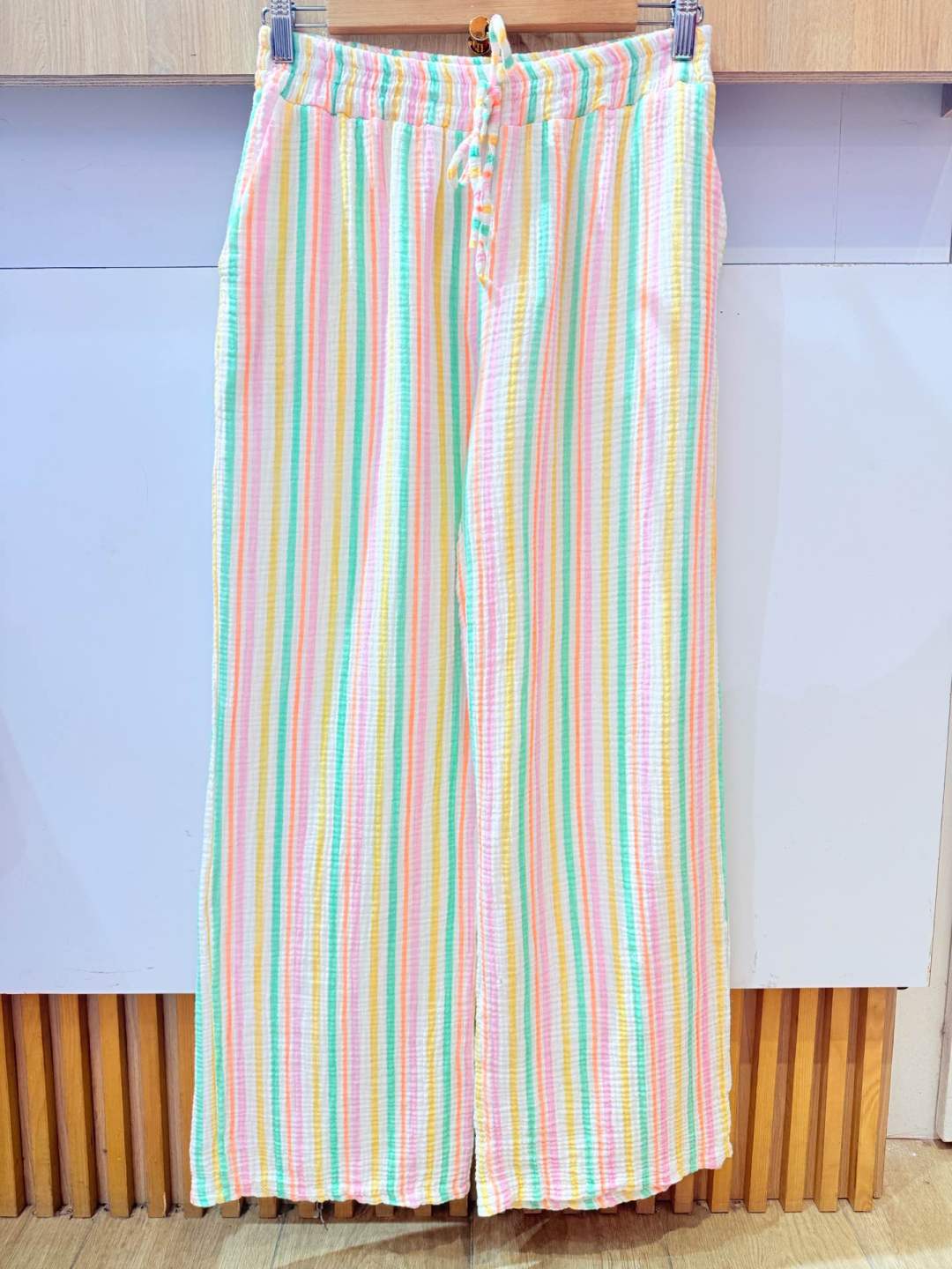 IV2522613GR Gauze Cotton Striped Pants Green