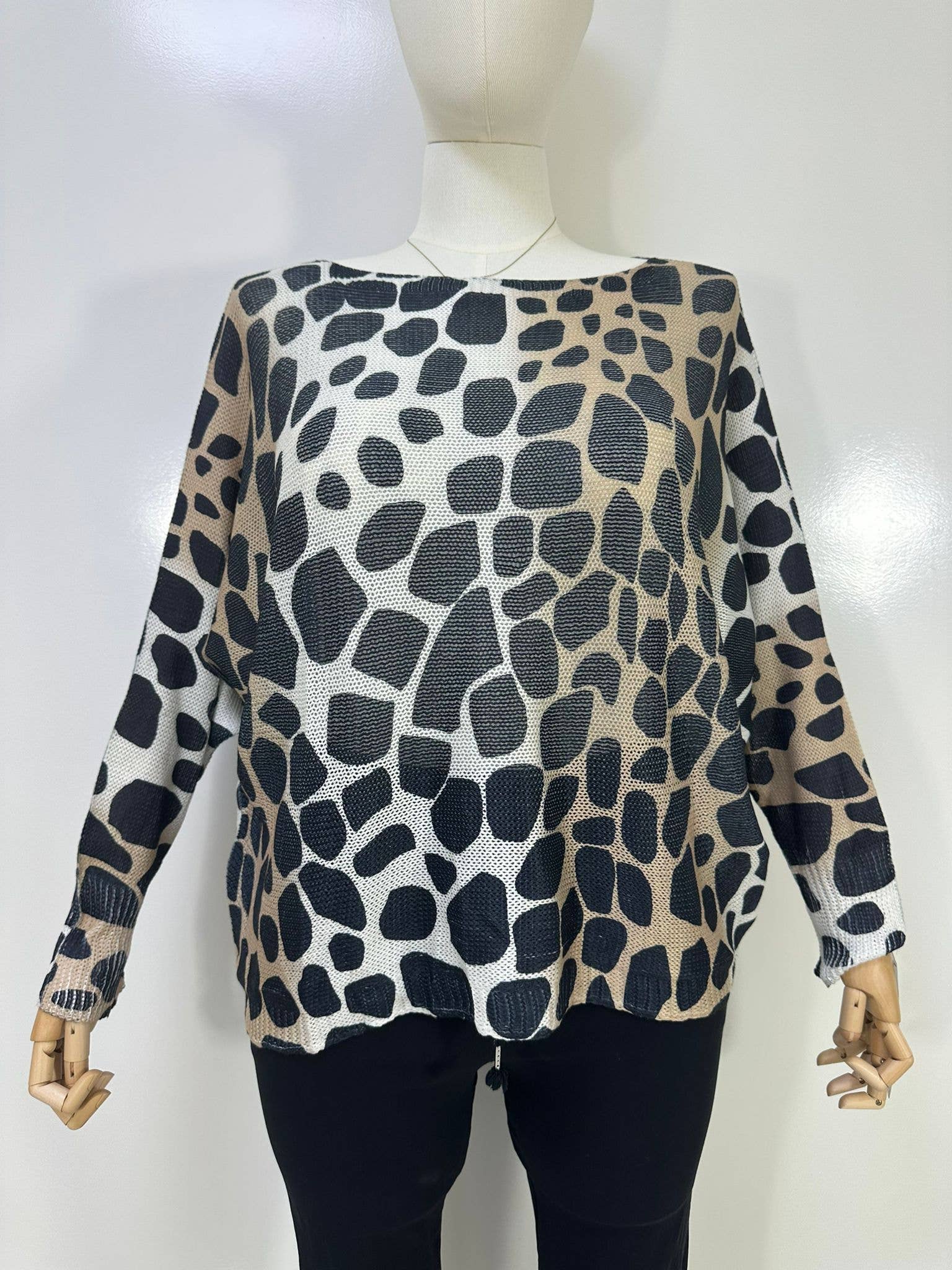 Z994 Brown Giraffe  Round Knit Printed Sweater LOOWIE