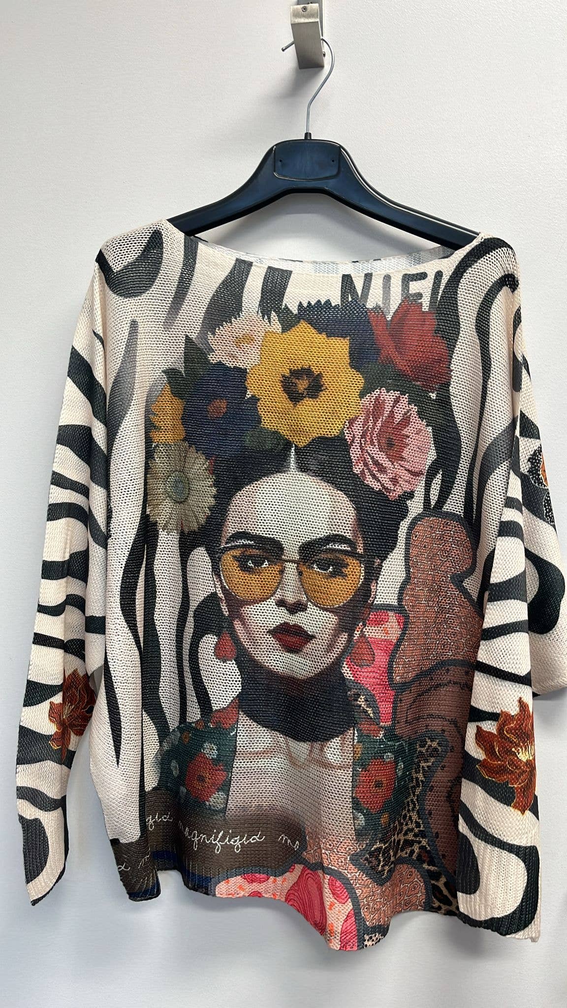 VIFR2 "Frida" Glasses Round Knit Printed Sweater LOOWIE