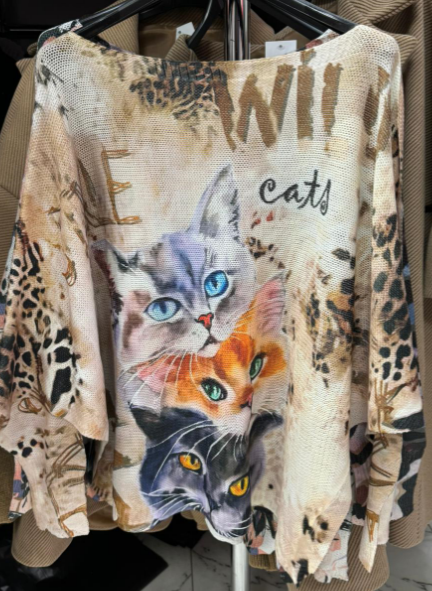 LNCUT Beige 3 Cute Cats Round Knit Printed Sweater LOOWIE