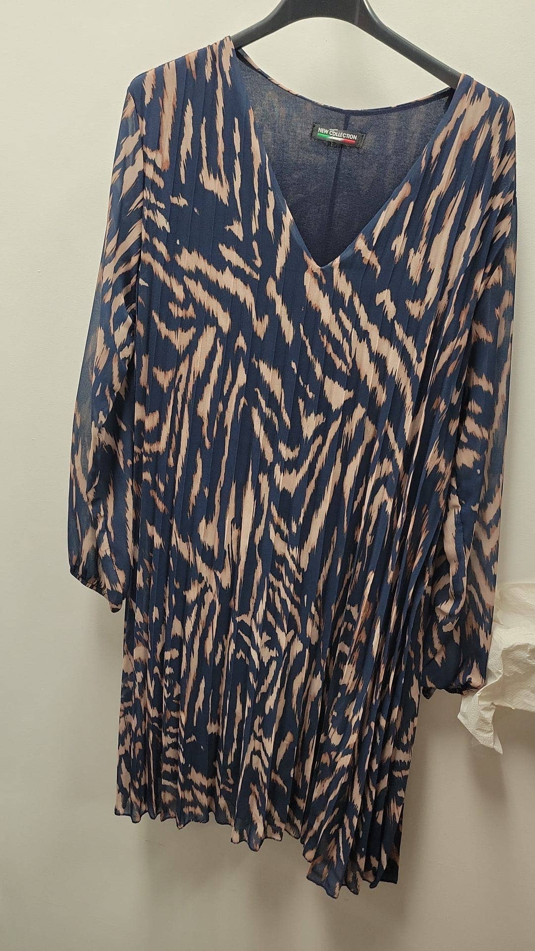 ELZEB6 Blue Zebra Pleated Dress lining V-Neck LOOWIE