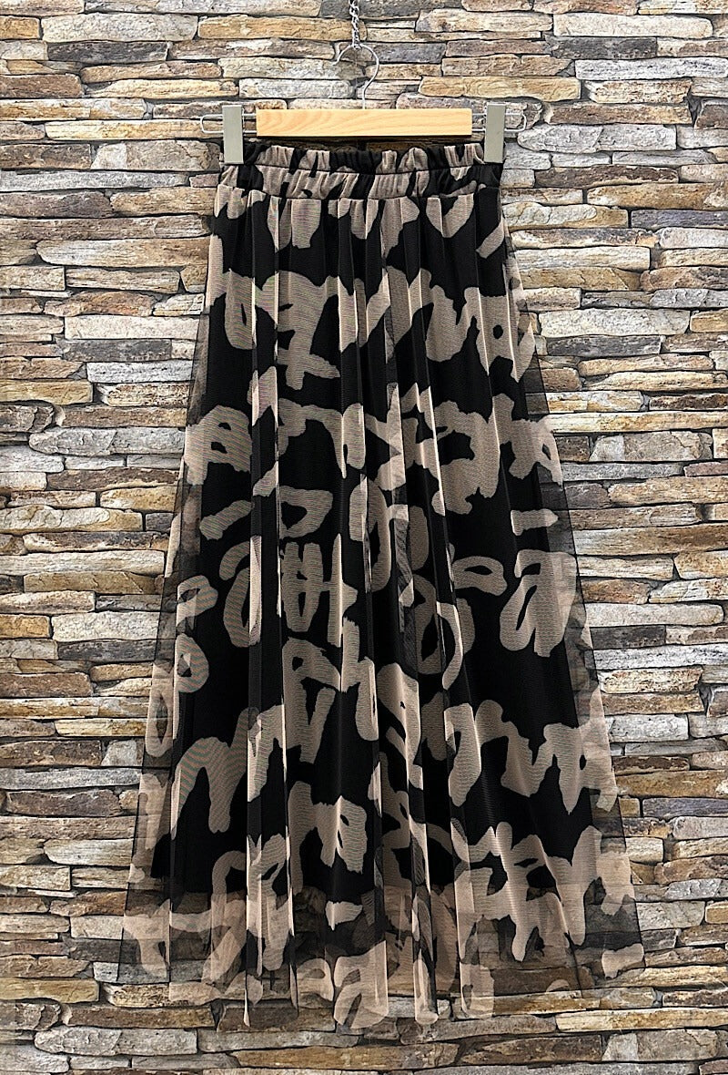 ELAR8 Black Graffiti Print Skirt