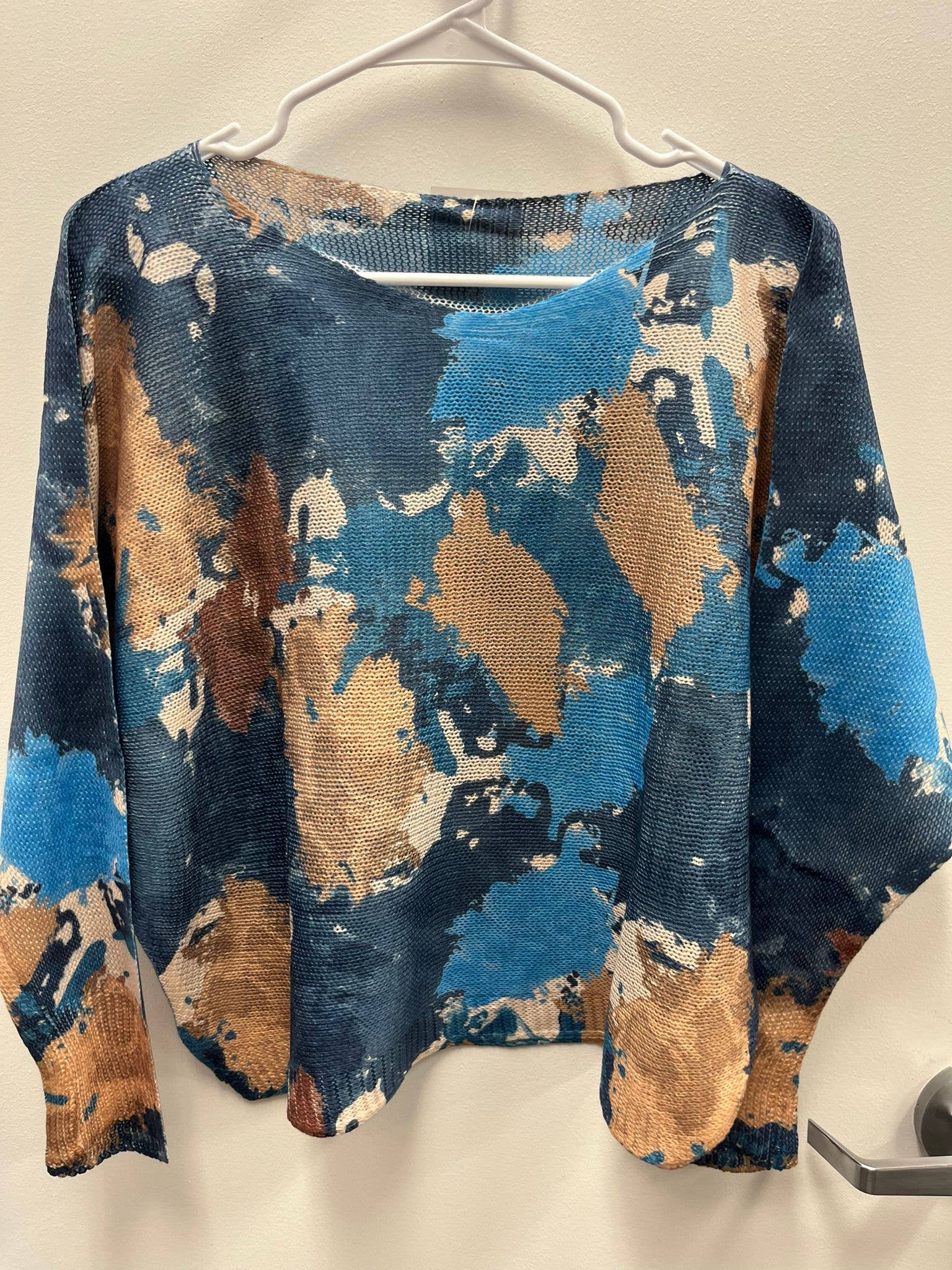 Z458 Blue Abstract Round Knit Printed Sweater LOOWIE