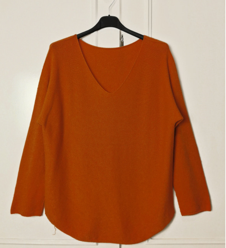 Z823 Italian One Size Rust V-Neck Knit Soft Sweater LOOWIE