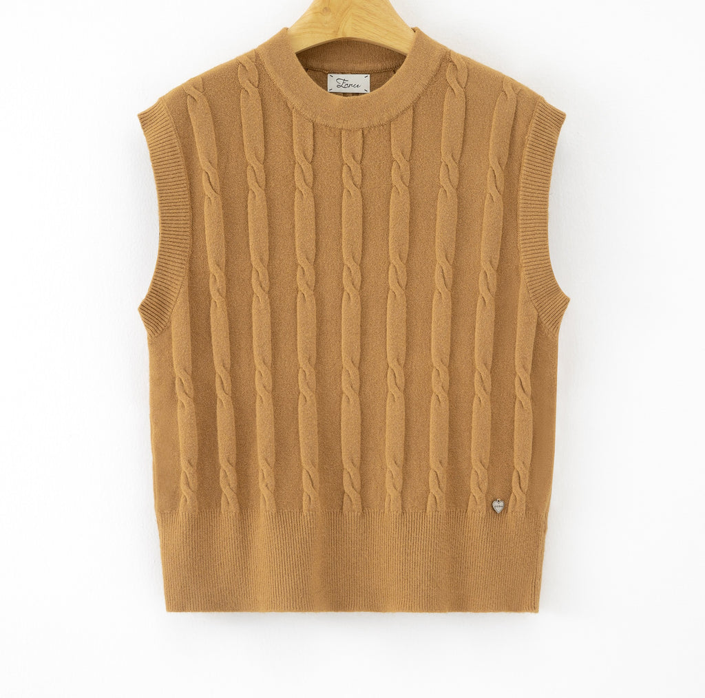 LUCKV7 Camel Cable Knit Vest