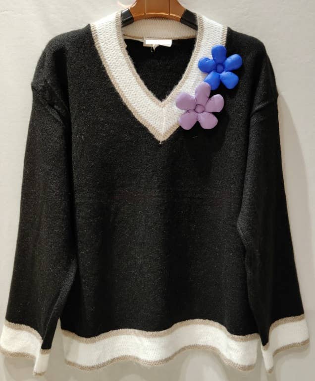 MC205 Black Soft Comfy 3D Floral Sweater V-Neck LOOWIE