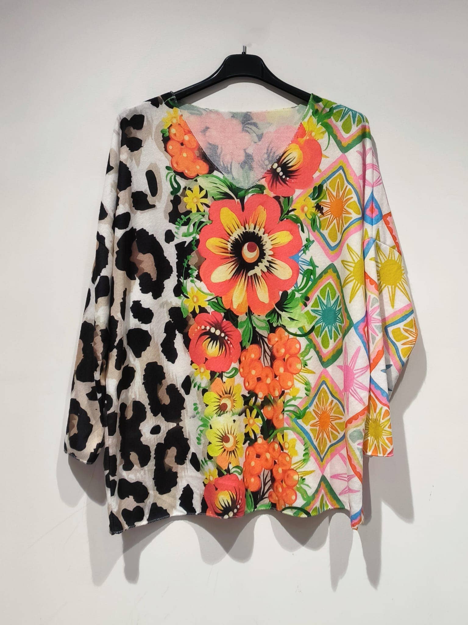 POMP1 Italian Cozy Leopard Sweater One Size LOOWIE