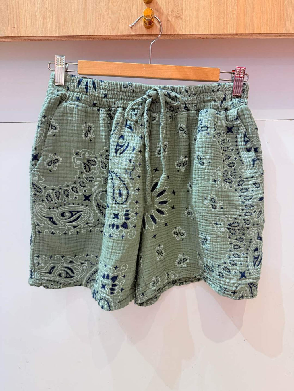 IV2526212KH Gauze Cotton Bandana Shorts Khaki