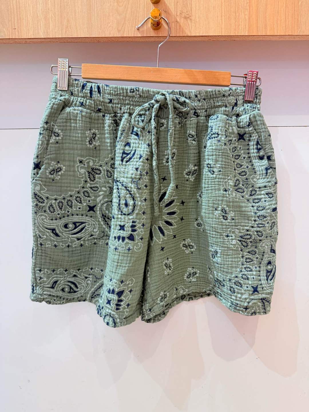 IV2526212KH Gauze Cotton Bandana Shorts Khaki