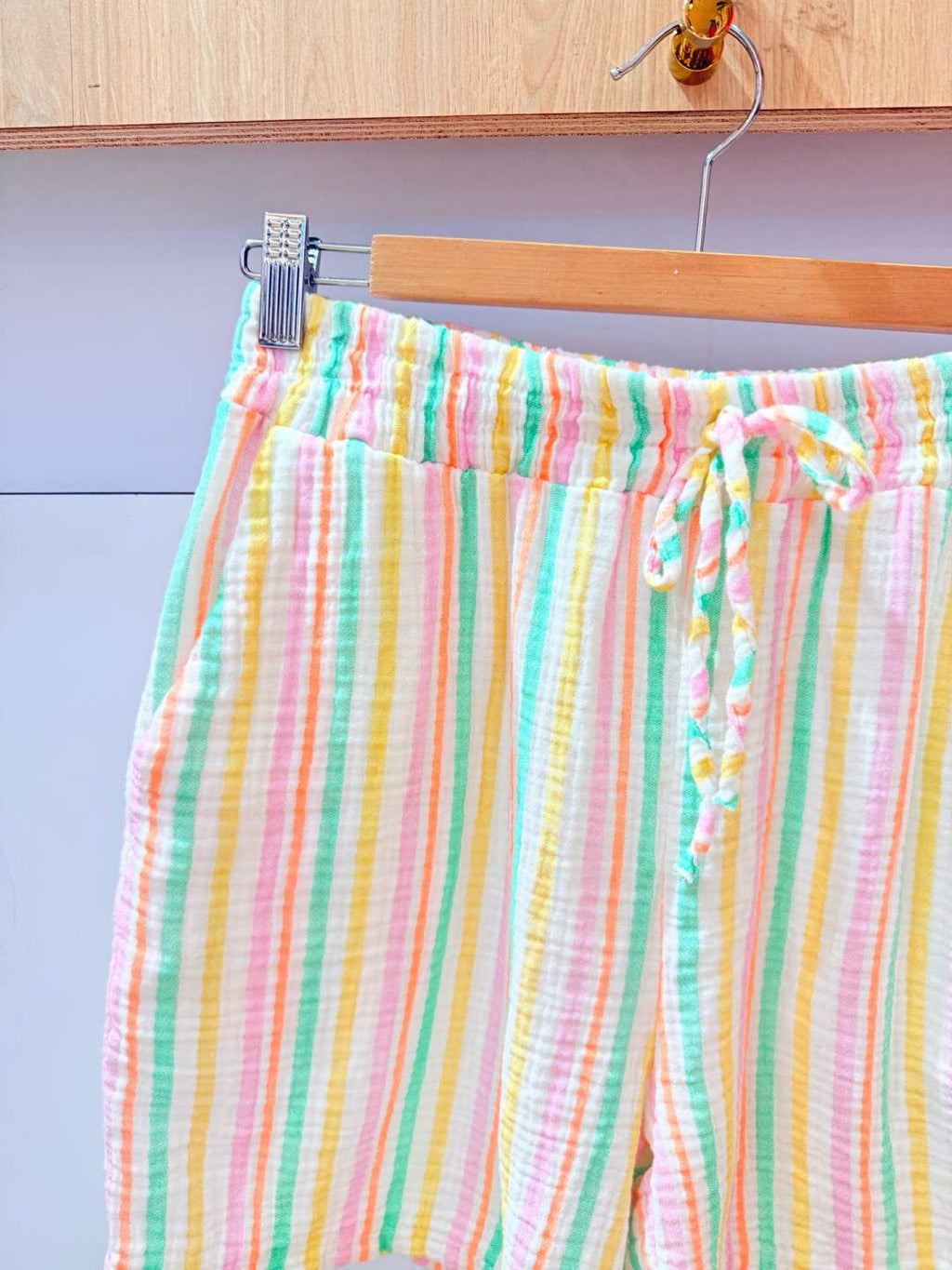 IV2526213GR Gauze Cotton Striped Shorts Green