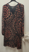 ELABS5 Black Abstract Pleated Dress lining V-Neck LOOWIE