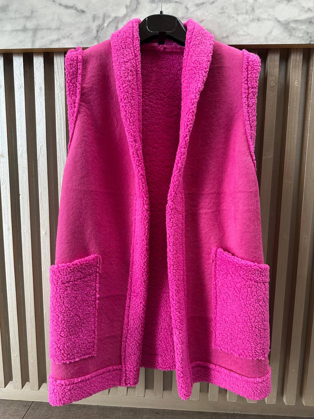 VIJAF Italian Fuchsia One Size Plush Vest 2 Pockets LOOWIE