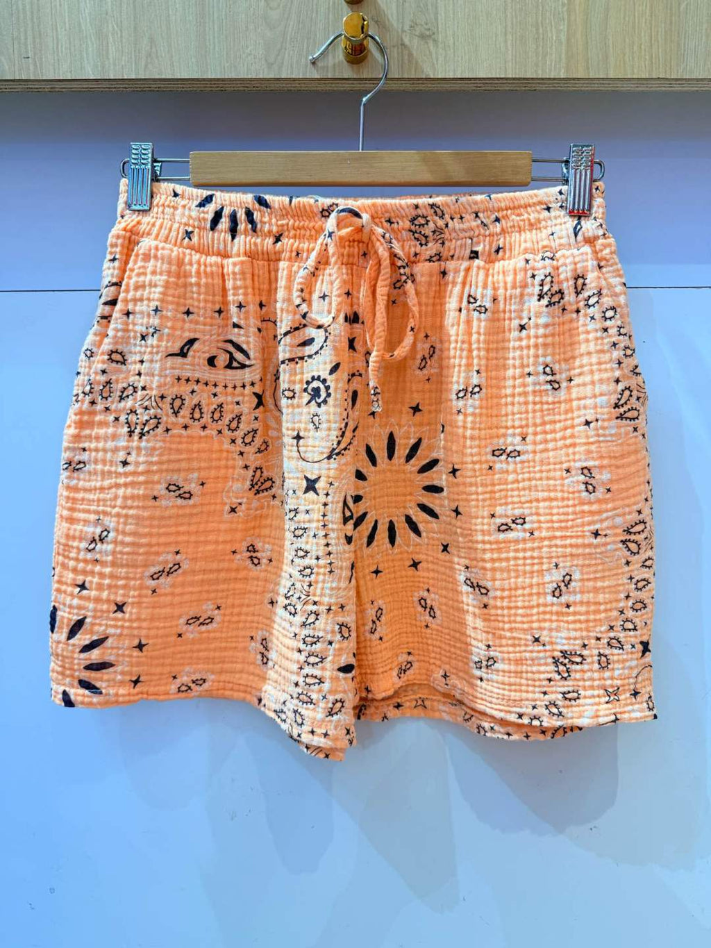 IV2526212SA Gauze Cotton Bandana Shorts Salmon