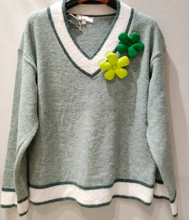 MC204 Green Soft Comfy 3D Floral Sweater V-Neck LOOWIE