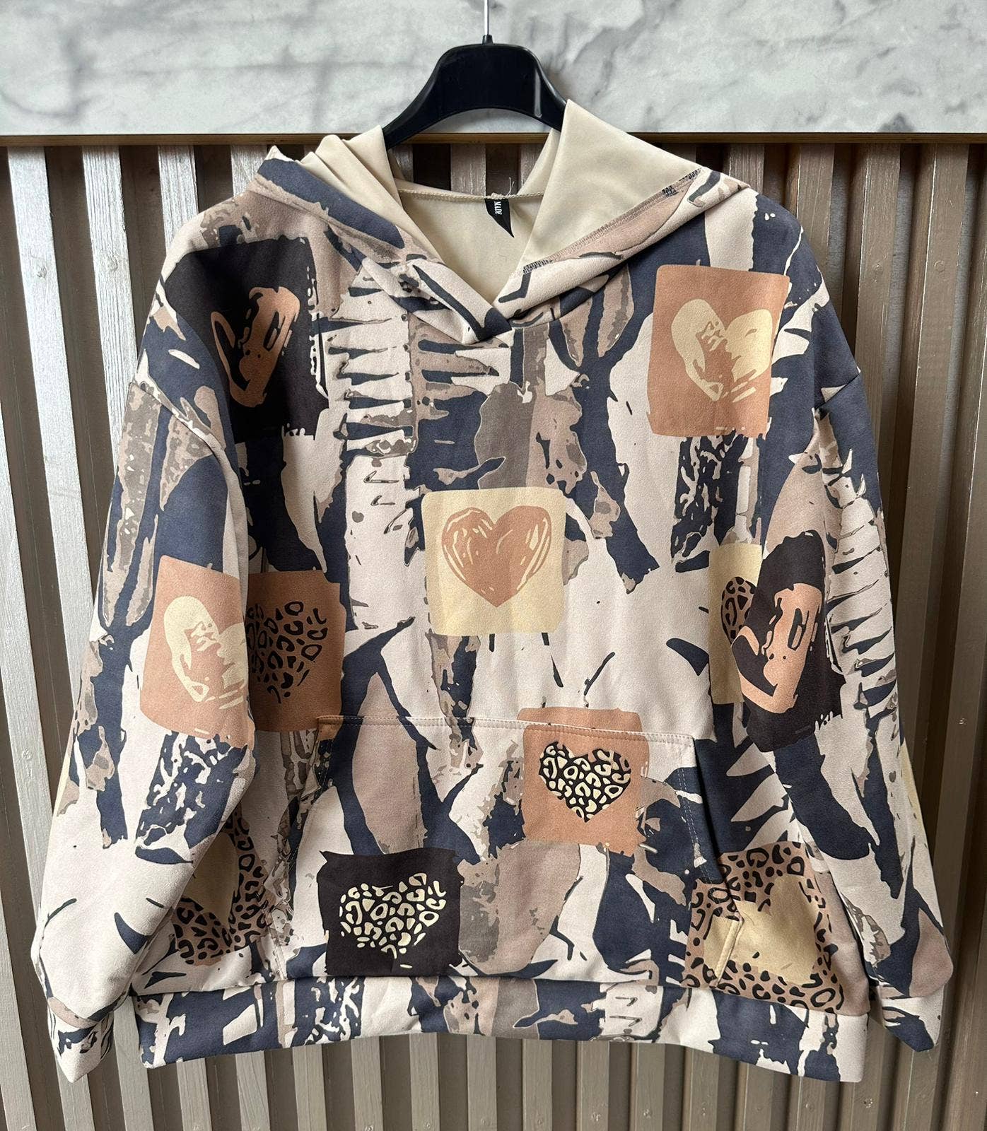VISWHE Abstract Hearts Sweatshirt LOOWIE
