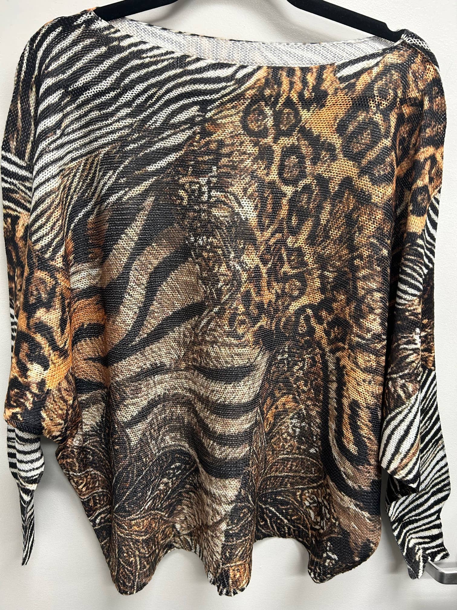 VIAN2 Black Zebra Leopard Round Knit Printed Sweater