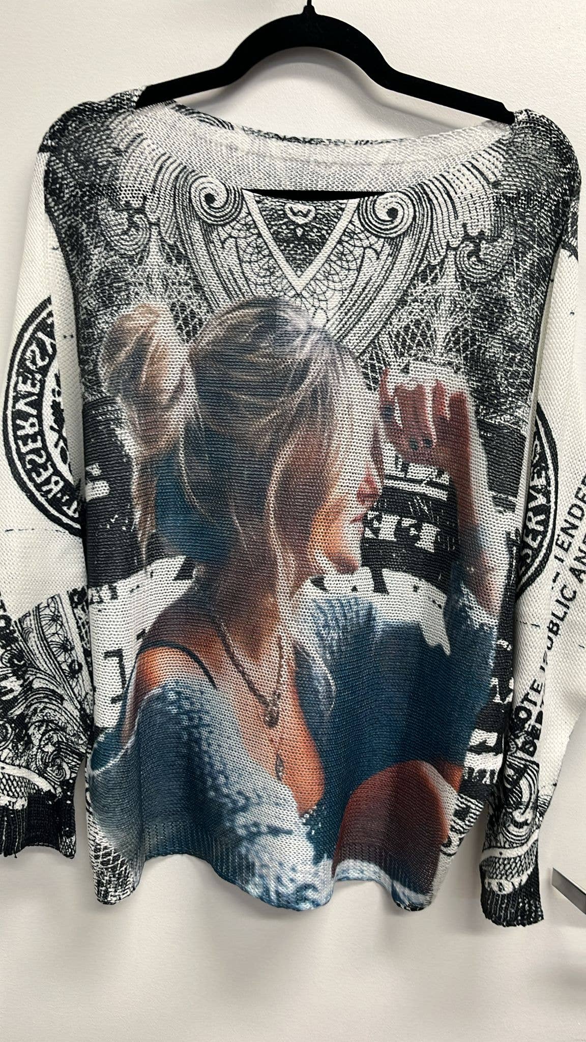 POGI White Lady Round Knit Printed Sweater