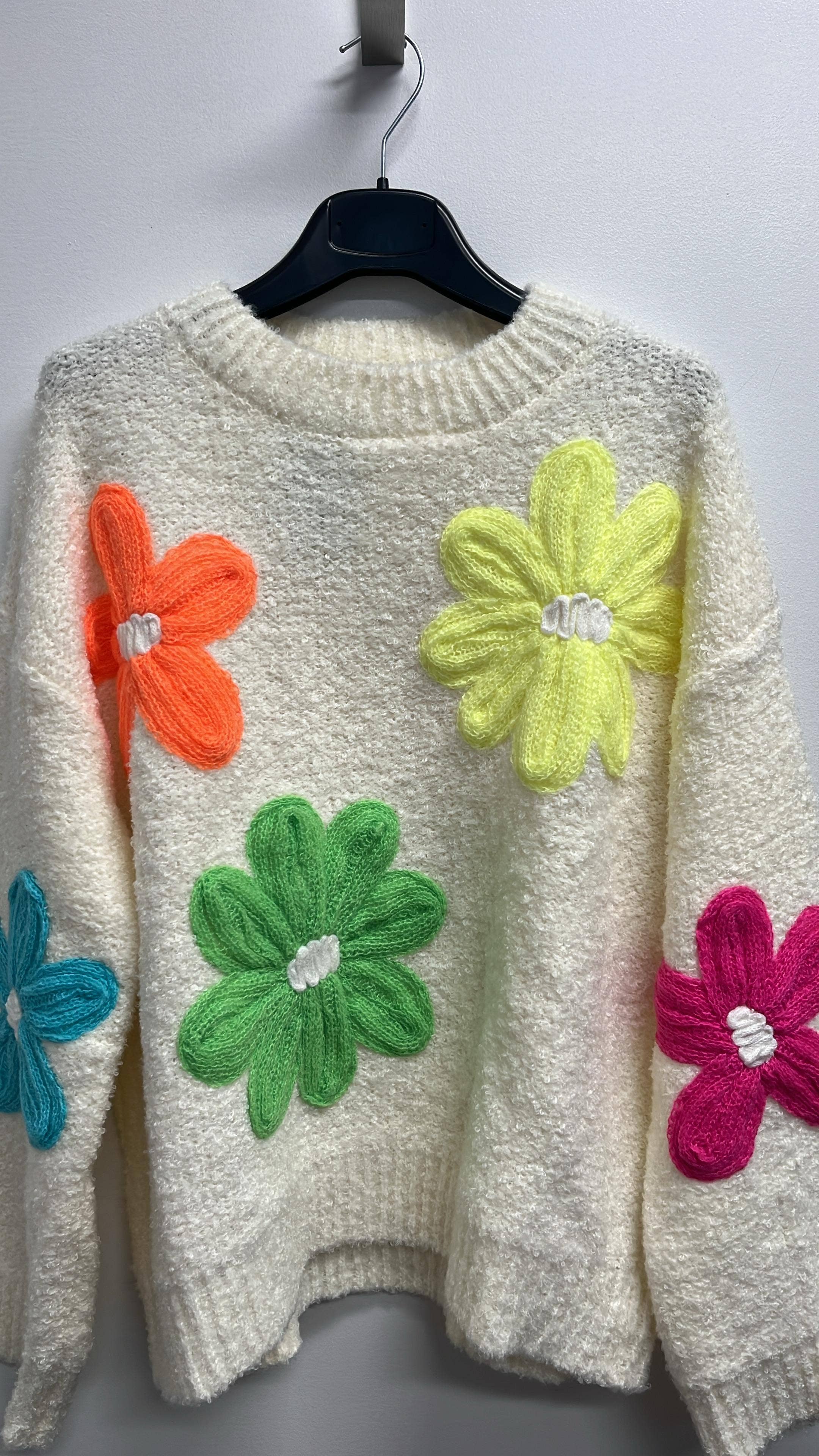OF5 Colorful Fuzzy Beige Floral Knitted Sweater LOOWIE