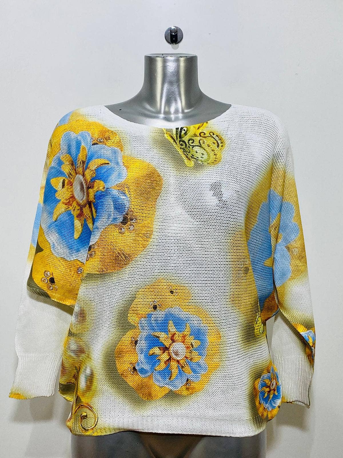 CJEW White Gold Jewels Round Knit Printed Sweater