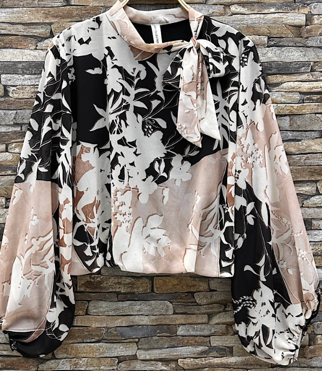 ELFE Italian One Size Black Leaves S/M Printed Blouse