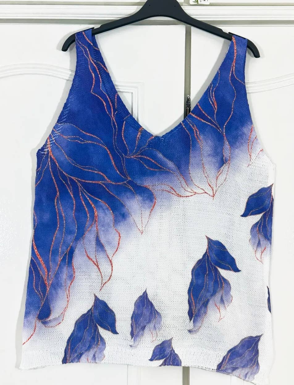 032 White Leaves V-Neck Knit Printed Sleeveless Sweater