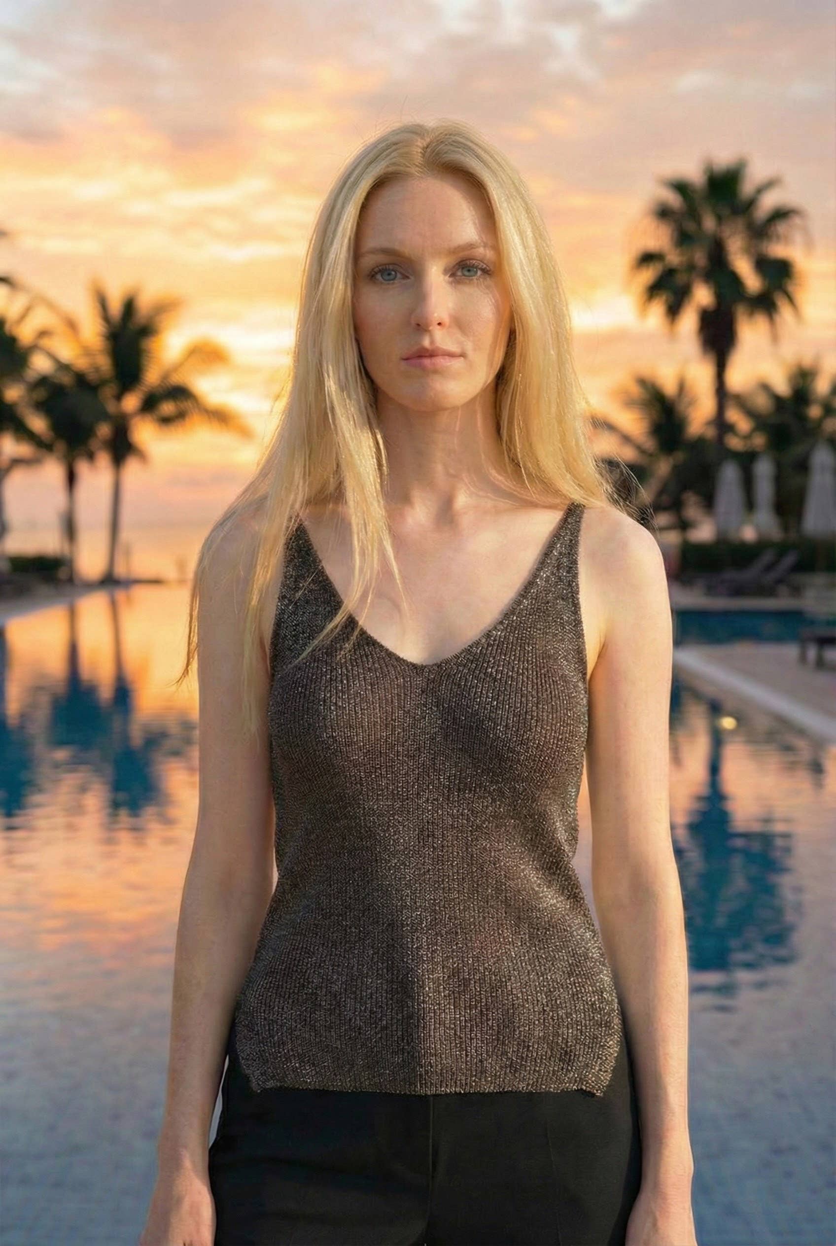 CODEBCH Italian S/M Chocolate Shimmer Knit V-Neck Tank Top