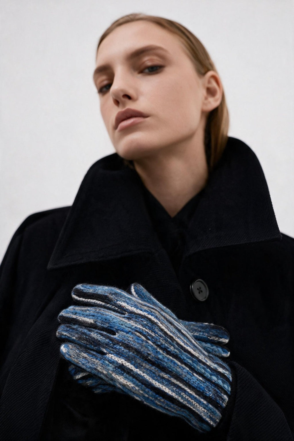 JA407 Blue Striped Knit Gloves