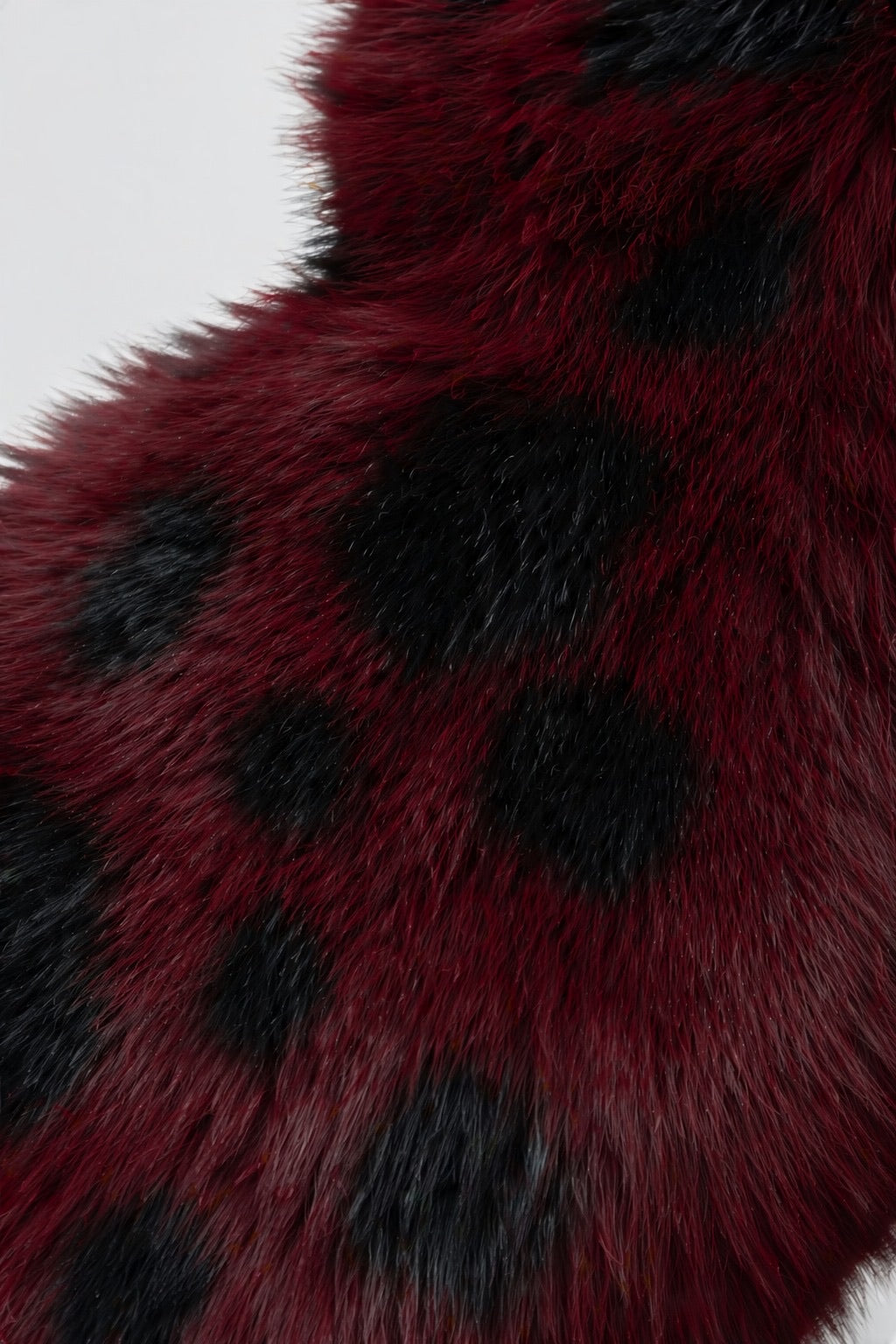 JA262 Wine Spotted Fur Mittens