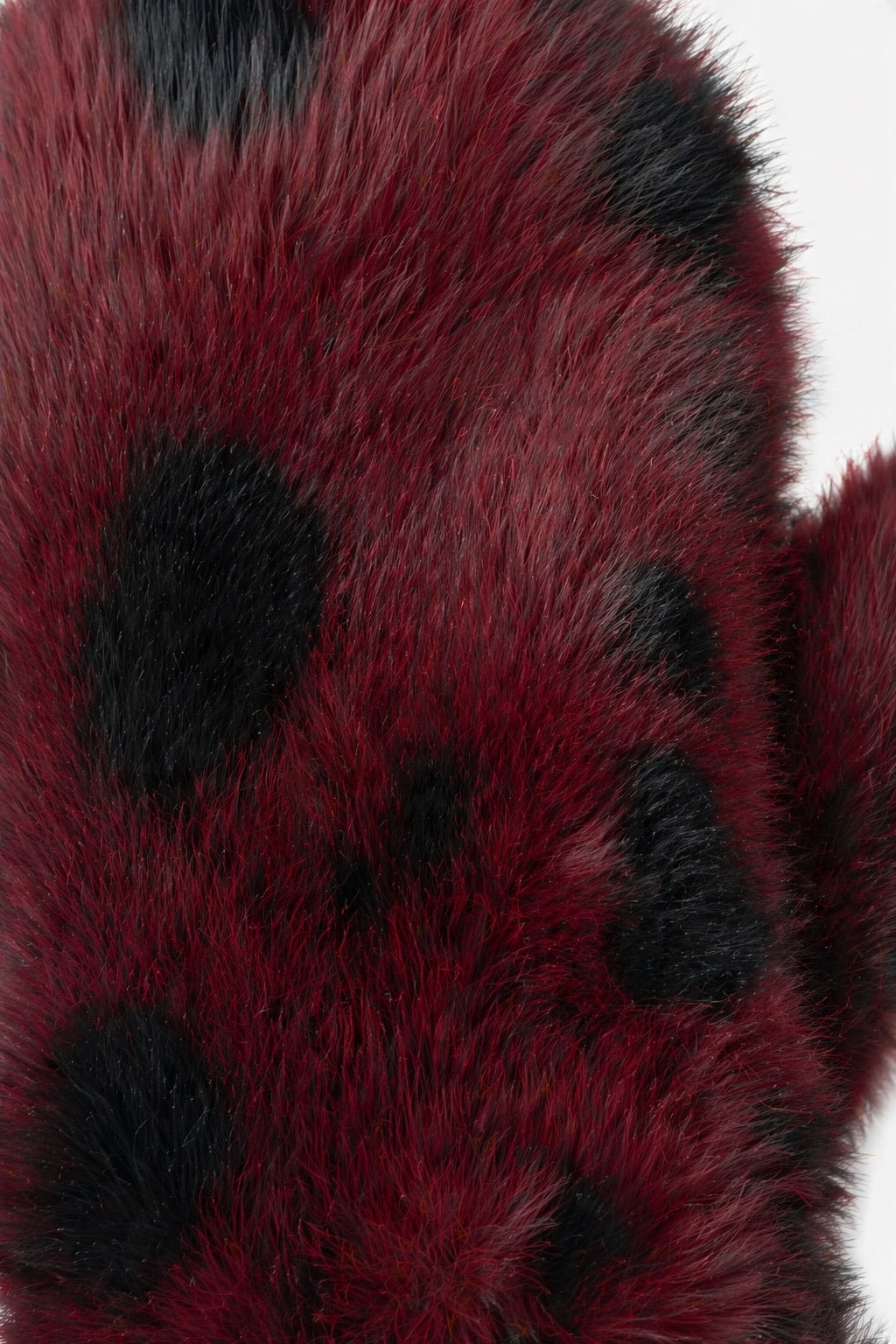 JA262 Wine Spotted Fur Mittens