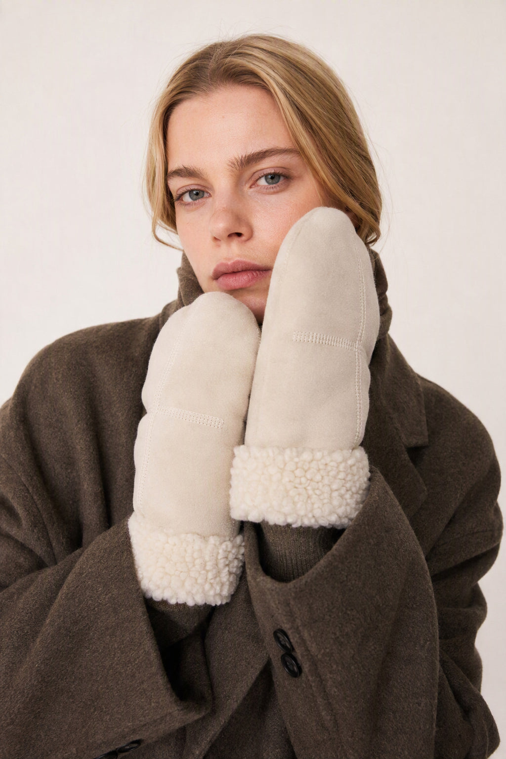 JA294 Cream Sherpa Trim Mittens