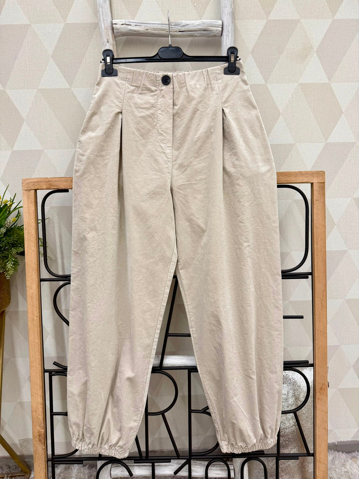 SW566 Cream Balloon Pants