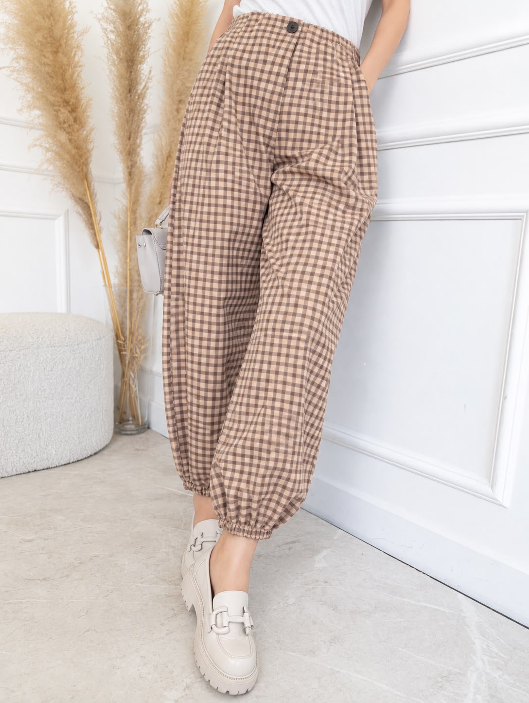 SW569 Beige Gingham Balloon Pants