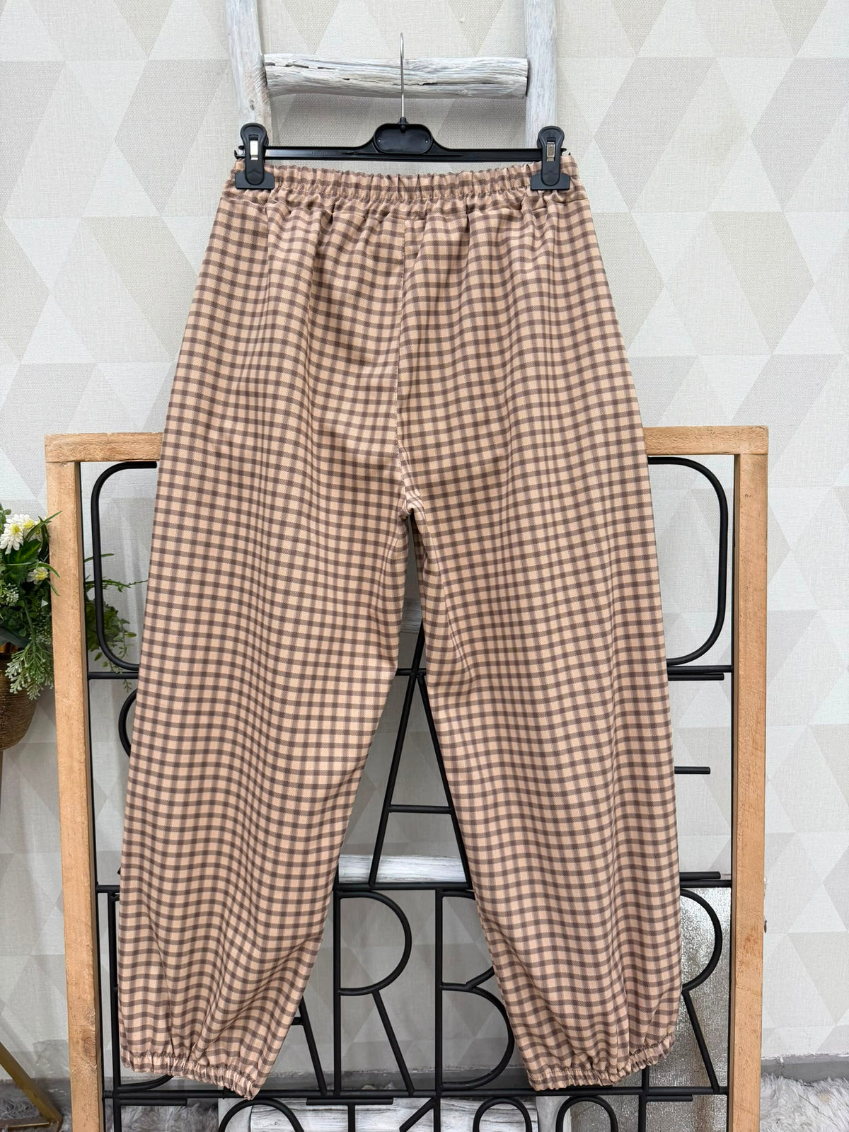 SW569 Beige Gingham Balloon Pants