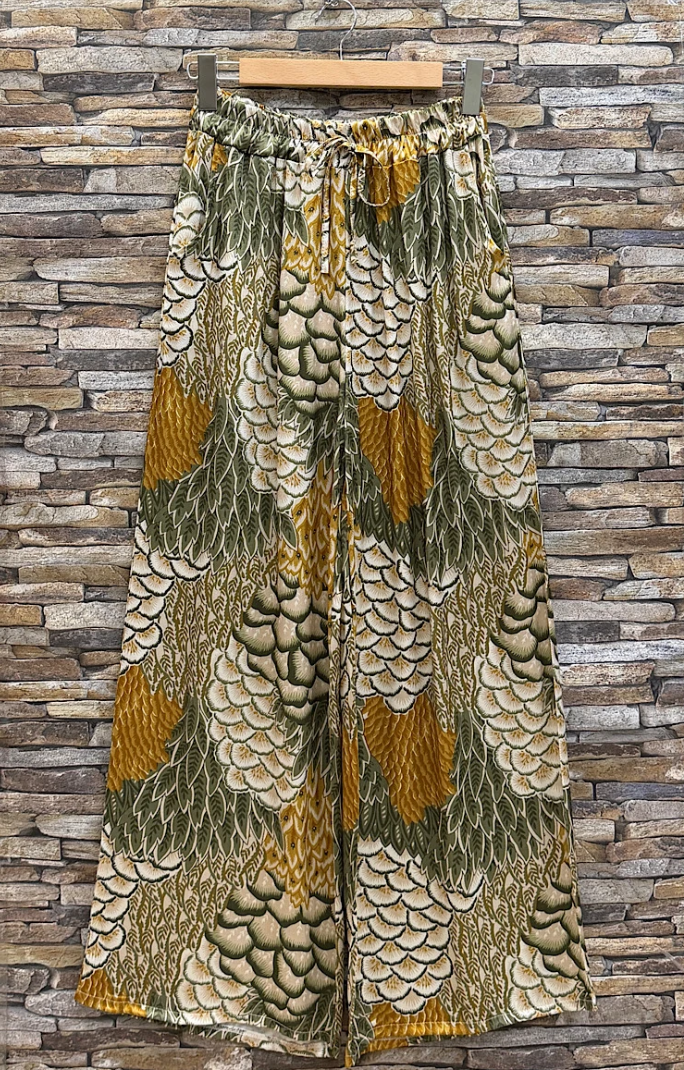 ESSWLFLO Italian One Size Olive Floral Wide-Leg Pants