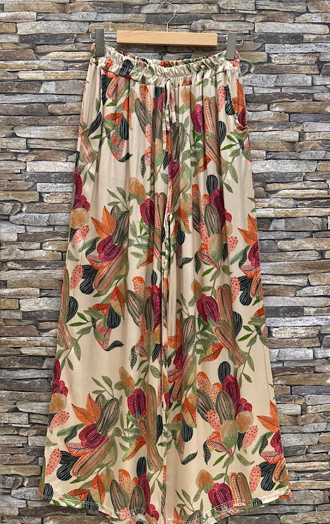 ESSWLBBO Italian One Size Beige Botanical Wide-Leg Pants