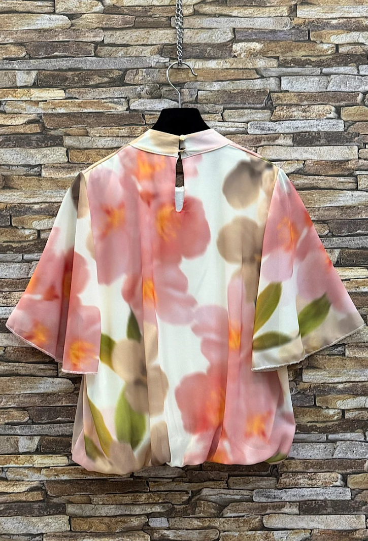 ESBSSCFMN Italian OS Cream Floral Mock Neck Blouse