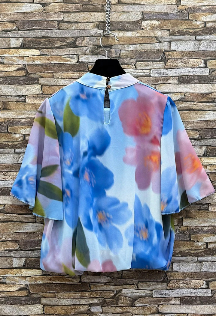 ESBSSBLFMN Italian OS Blue Floral Mock Neck Blouse