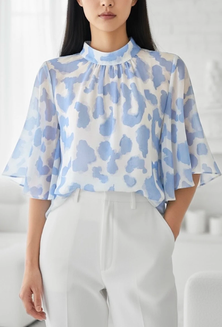 ESBSSBLIASB Italian OS Blue Ivory Abstract Spot Blouse