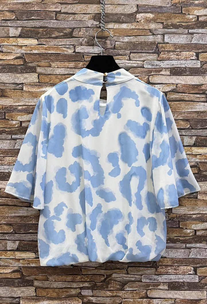 ESBSSBLIASB Italian OS Blue Ivory Abstract Spot Blouse
