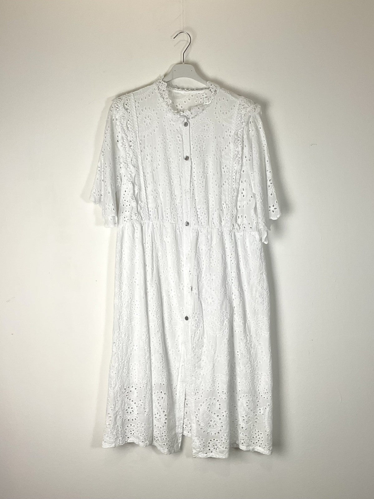 TDEBFD Eyelet Button Front Short Dress — White