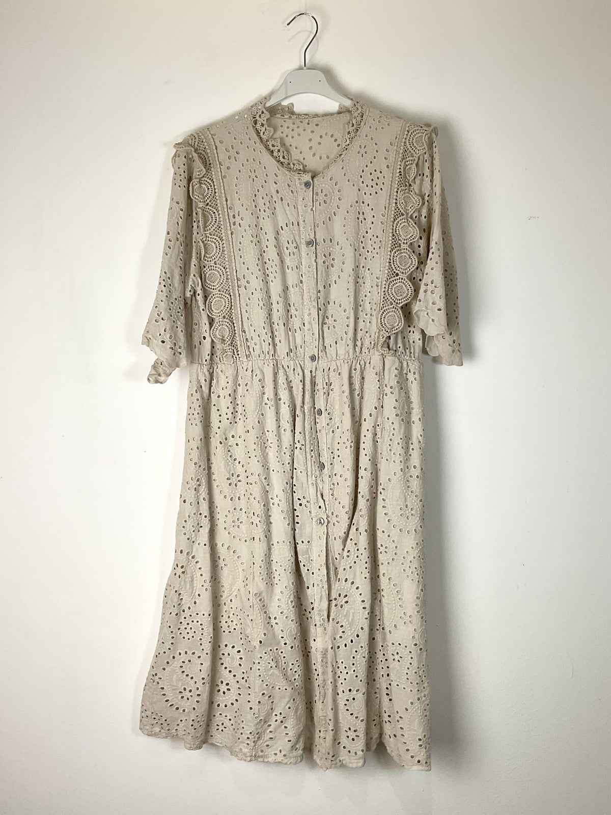 TDEBFD Eyelet Button Front Short Dress — Beige