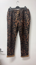 VIBRT Tiger Stripe Jogger Pants Brown