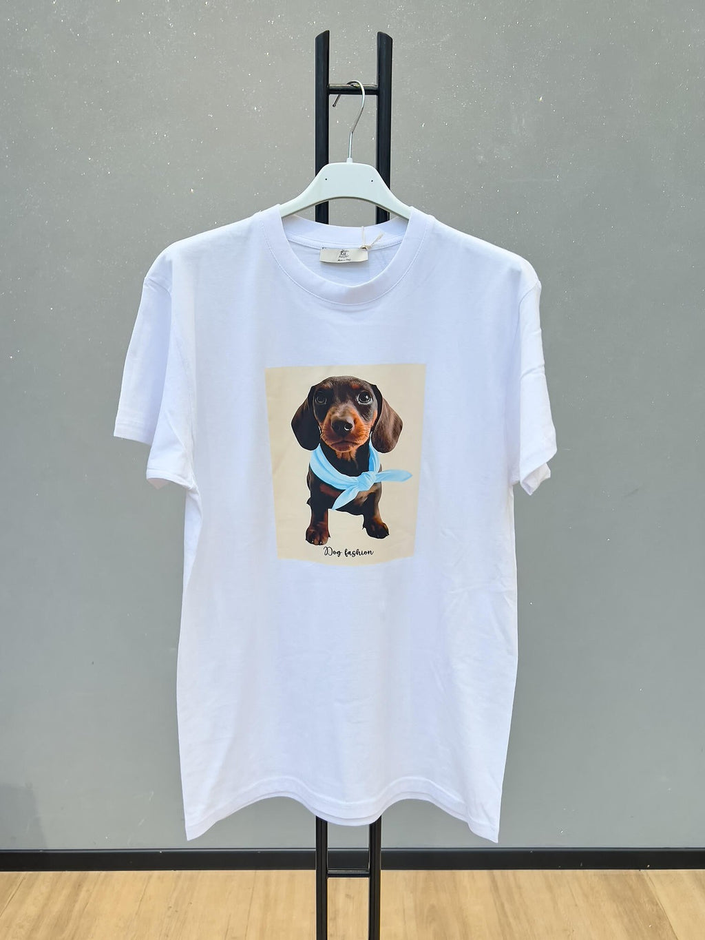 VLTDAVA Dachshund Print T-Shirt Vanilla