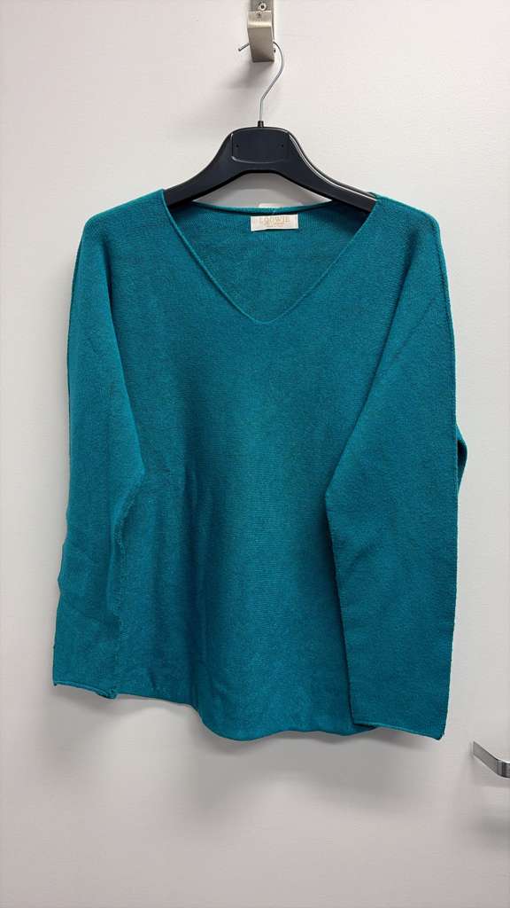 Z822T Italian OS Teal V-Neck Knit Soft Sweater