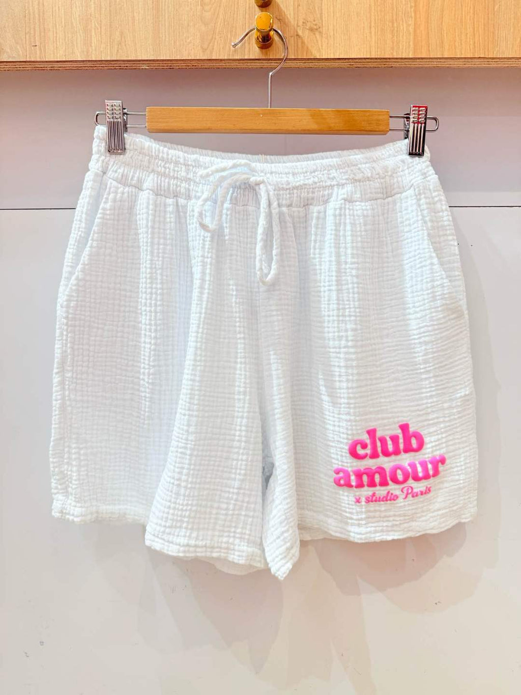 IV2612WH Gauze Cotton Love Club Shorts White