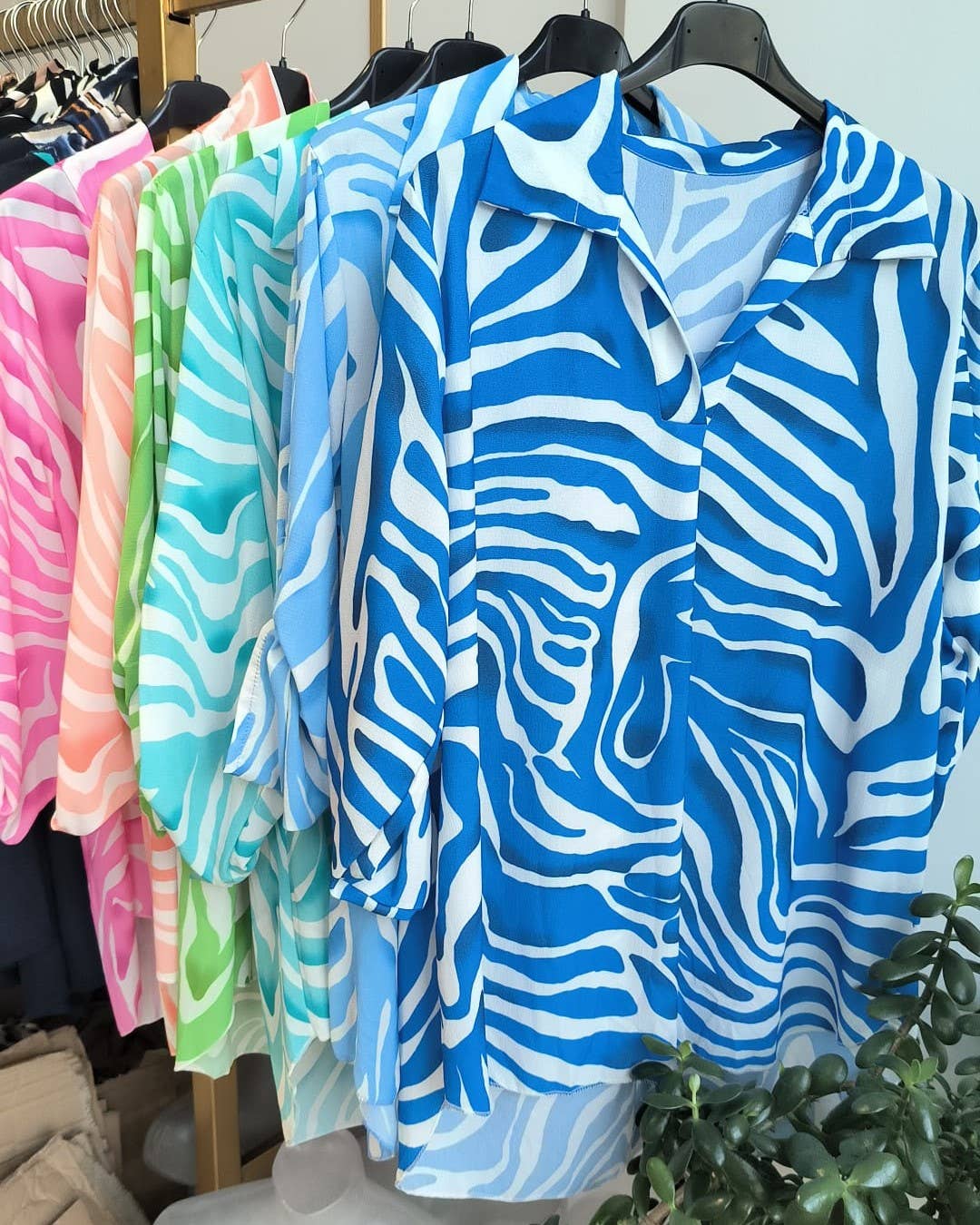 POZEB Italian One Size Vibrant Zebra Stripe Print Shirts