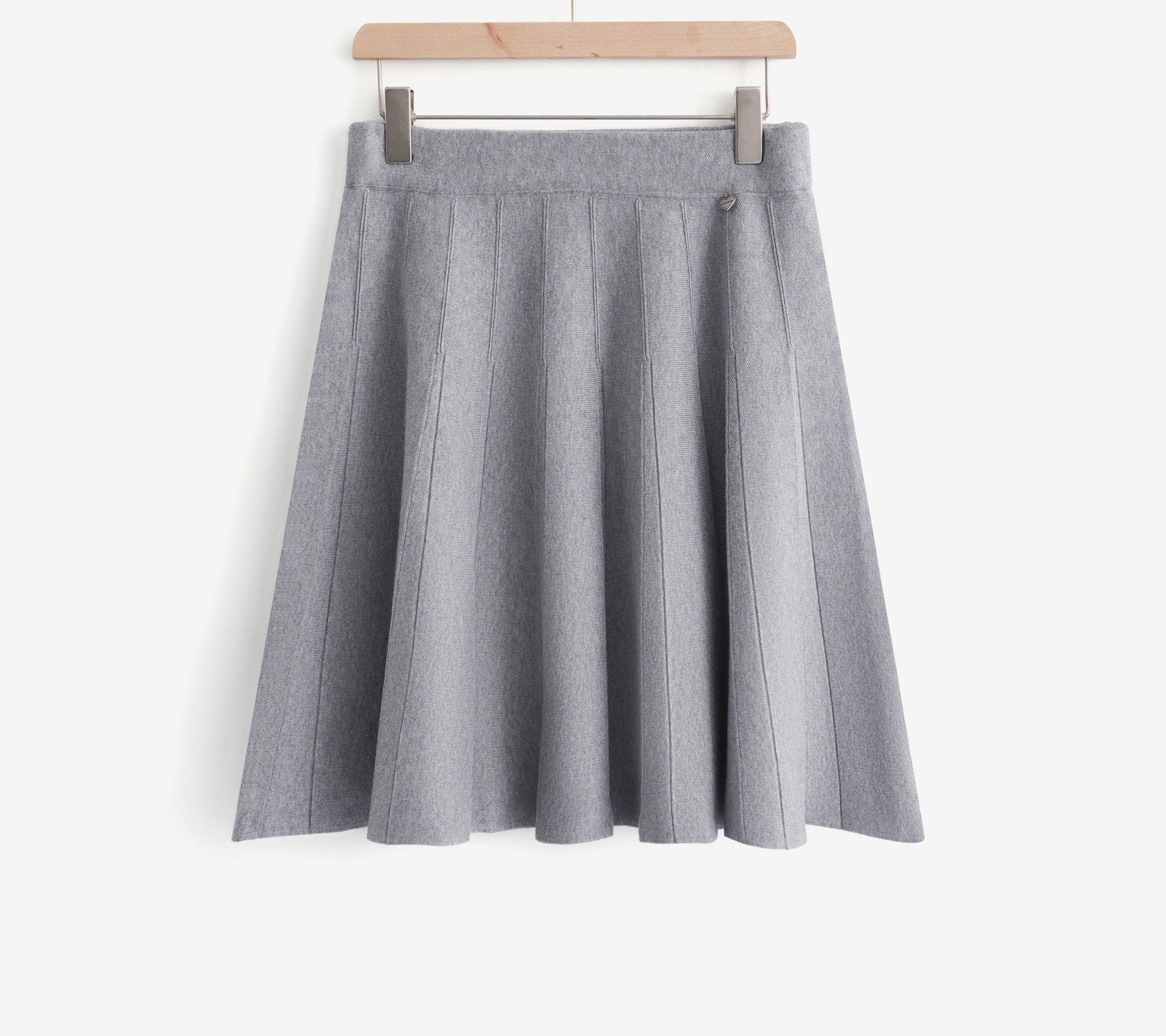 LUPKS3 Grey Pleated Knit Skirt