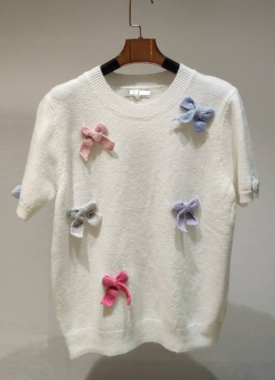 MC66 White Knitted Sweater with Decorative Bows LOOWIE