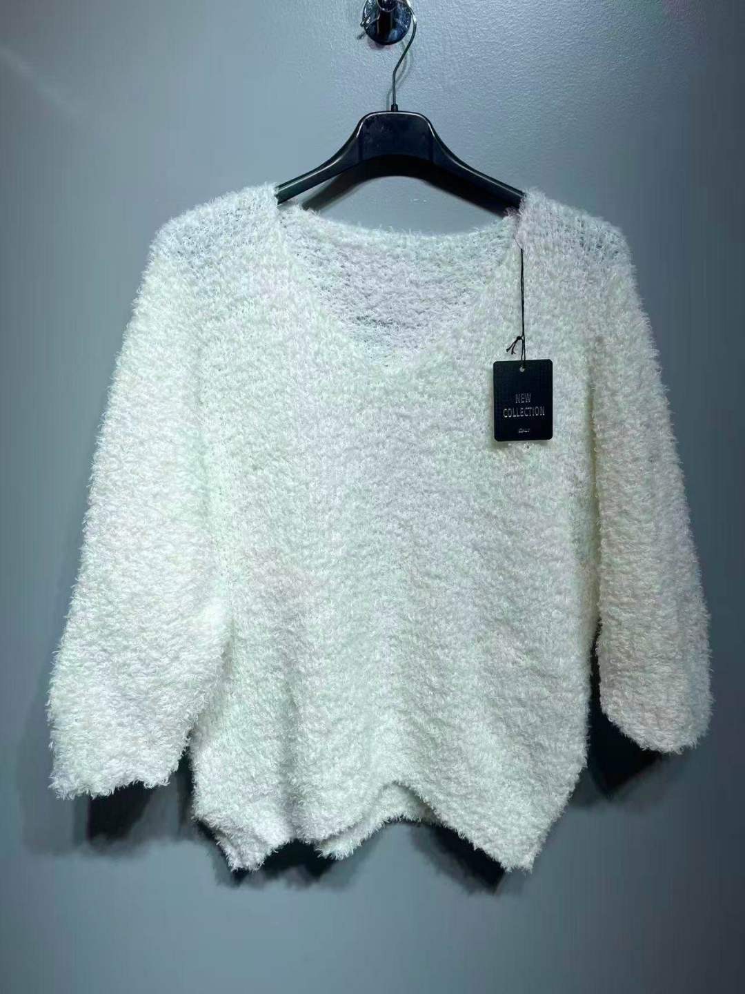CO11 White Fuzzy V-Neck Sweater