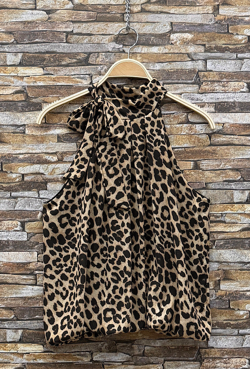 ELNS1 Black Printed Collar Blouse